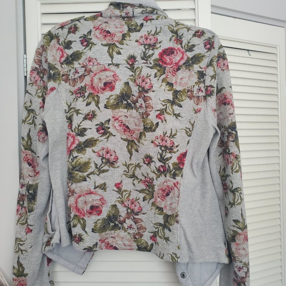 Fitted Sweater Jacket - Picture 3 of 3